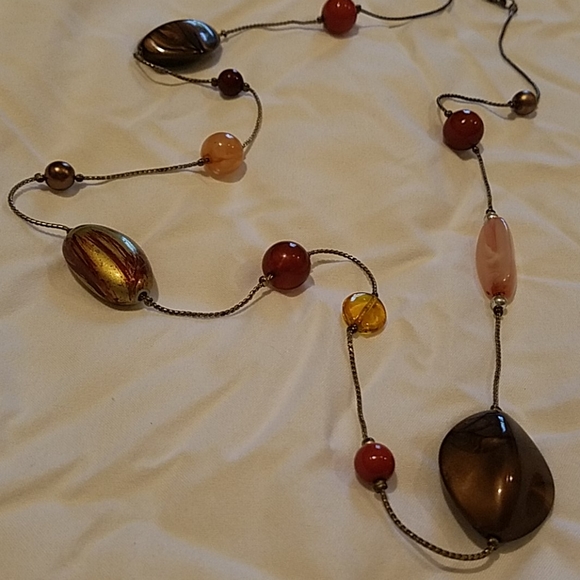 Pretty necklace - Picture 2 of 4
